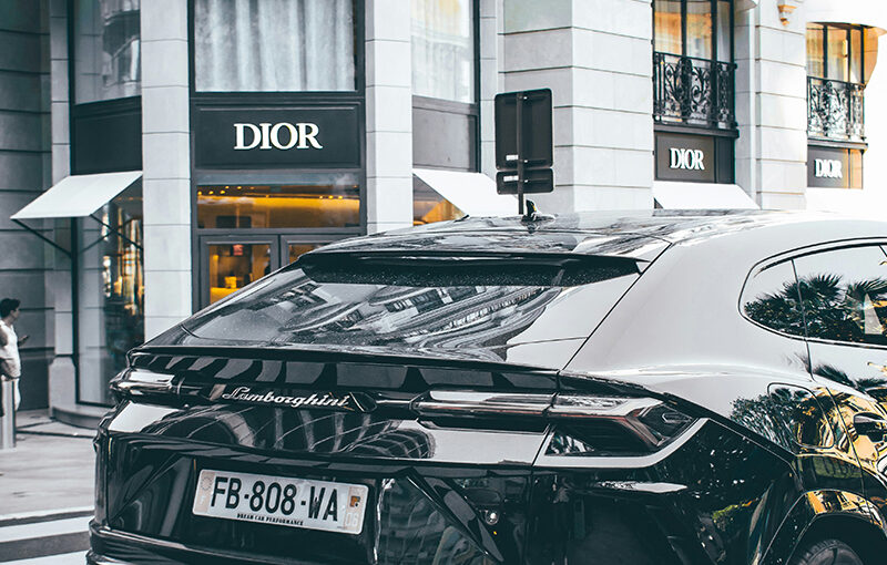 Luxury Retail Landscape in Singapore: AI and ERP Transformations